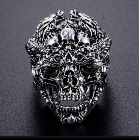 2XHP! NWT Goth Skull Made of Skulls Silver Ring 7! - Picture 2 of 6